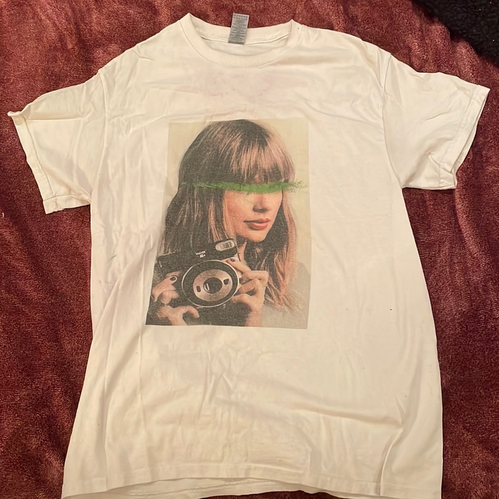 Taylor swift concert t-shirt